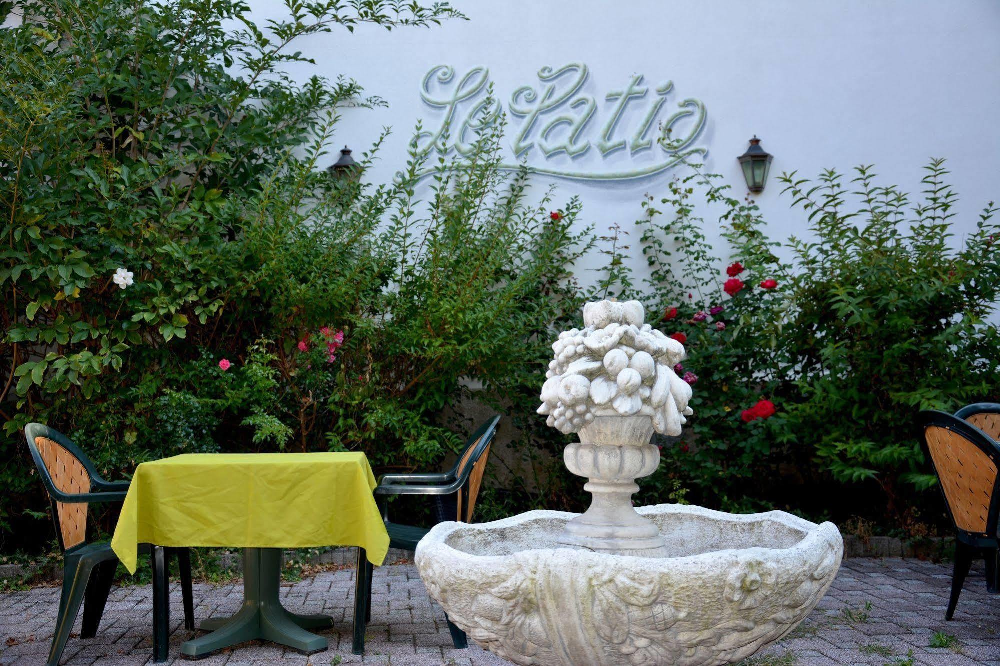 Logis Hotel Du Centre - Halte Ideale En Cyclotourisme Avec Garage A Velos Clos Molsheim Exterior photo