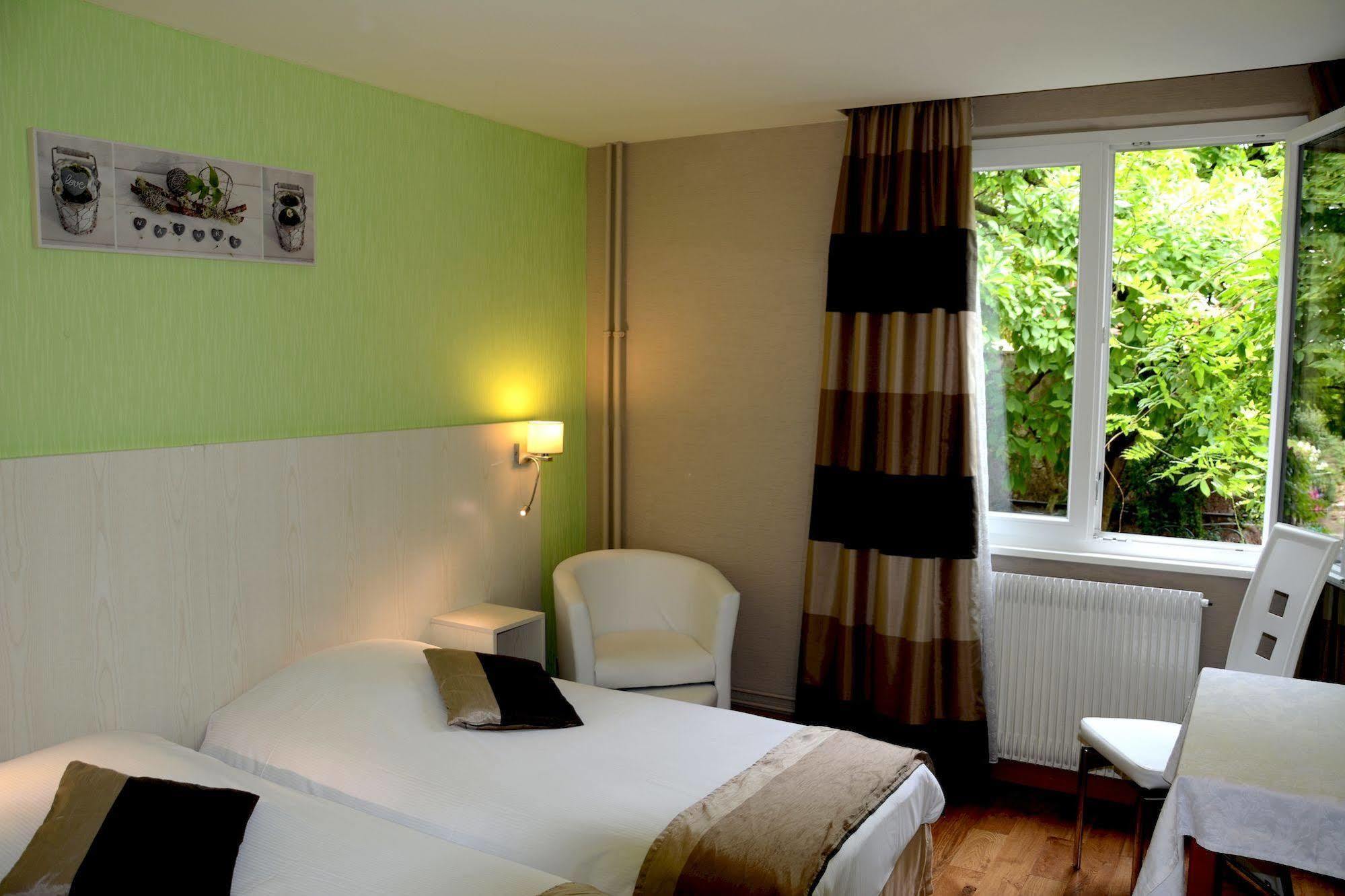 Logis Hotel Du Centre - Halte Ideale En Cyclotourisme Avec Garage A Velos Clos Molsheim Exterior photo
