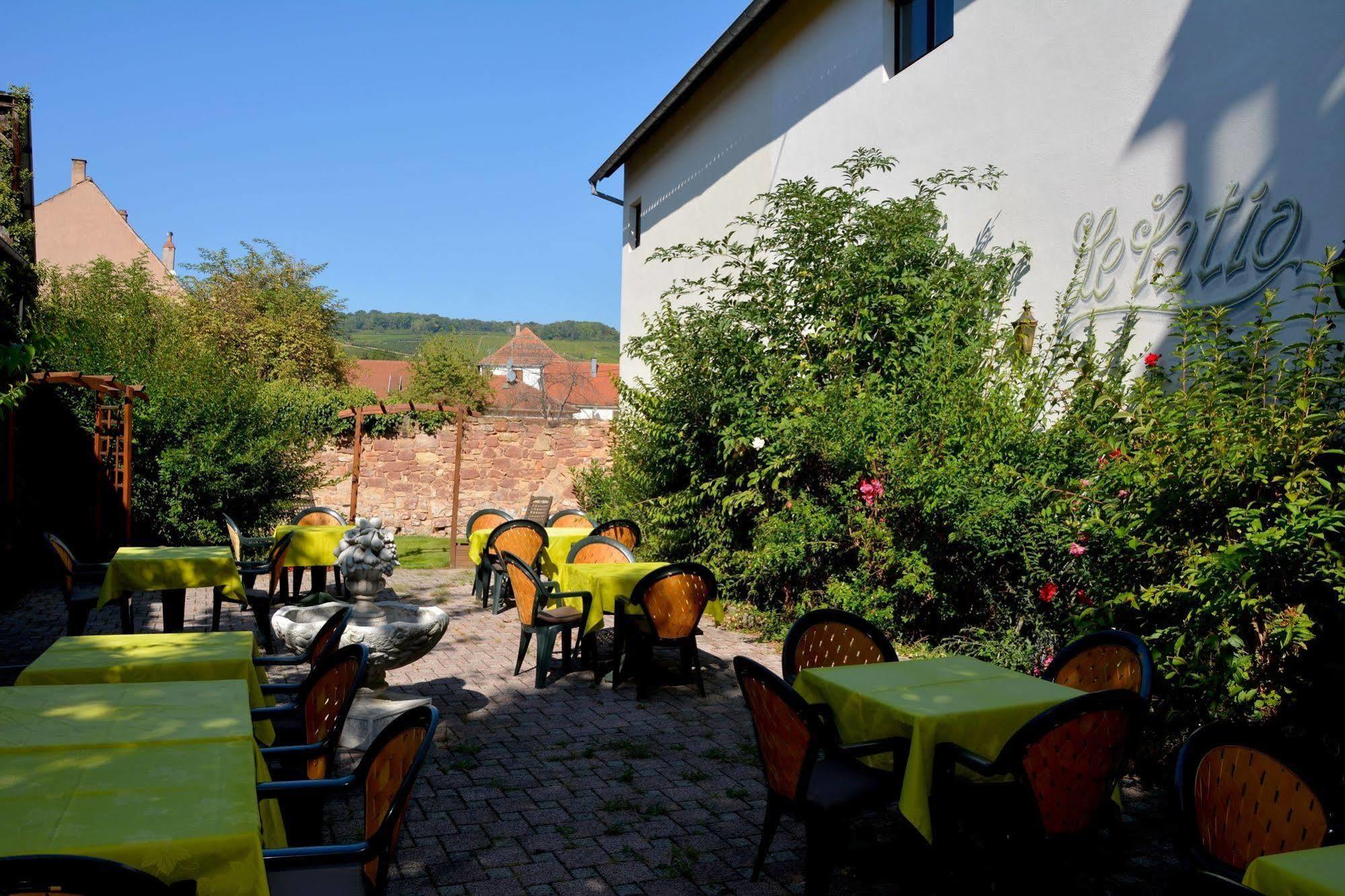 Logis Hotel Du Centre - Halte Ideale En Cyclotourisme Avec Garage A Velos Clos Molsheim Exterior photo